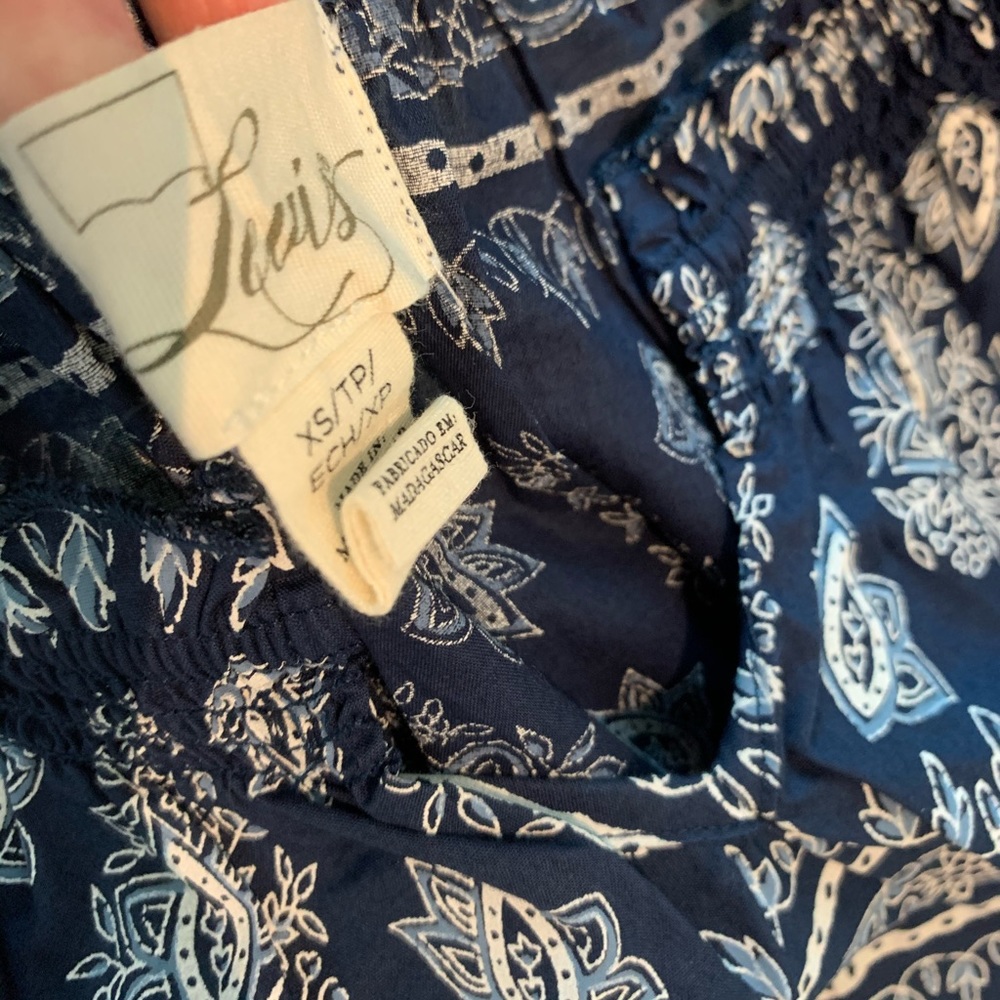 NWOT Levi’s Paisley Printed Dark Blue Cotton Short Sleeve Top - Picture 3 of 3